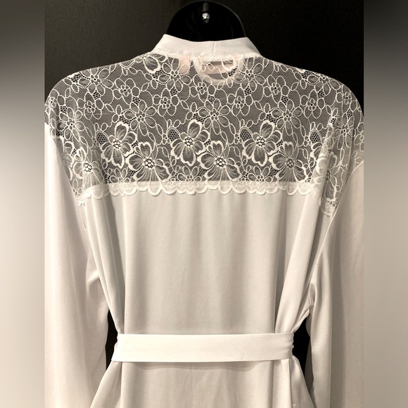 La Senza satin kimono robe with lace - Picture 1 of 8